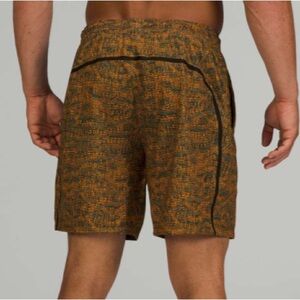 Lululemon Pace Breaker Linerless Short 7"
Electron Clementine Multi Size Small